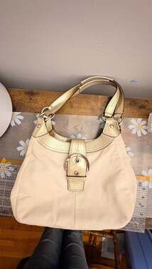 Coach F17219 Soho Lynn Hobo Shoulder Bag Ivory Leather with Gold Metallic Trim
